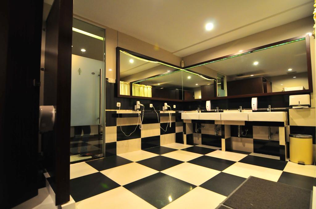Capsule Hostel Old Batavia Dżakarta Zewnętrze zdjęcie